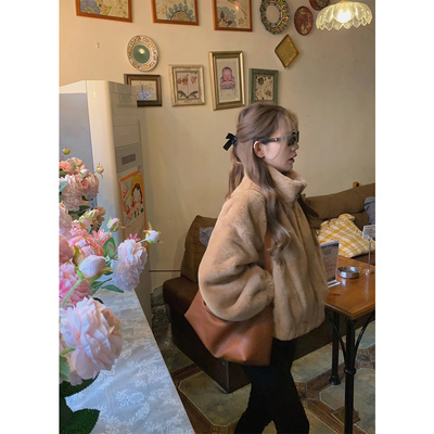 吴大笑宽松短款毛毛外套