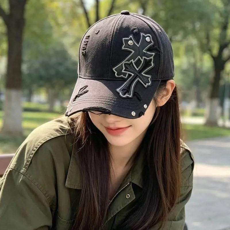 美式皮标十字架铆钉棒球帽女个性磨边做旧潮牌遮阳显脸小鸭舌帽男