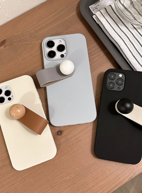 TRstudio原创设计首发木球圆球支架真皮手环液态硅胶手机壳适用于iphone15131214promax全包质感色灰蓝色黑色