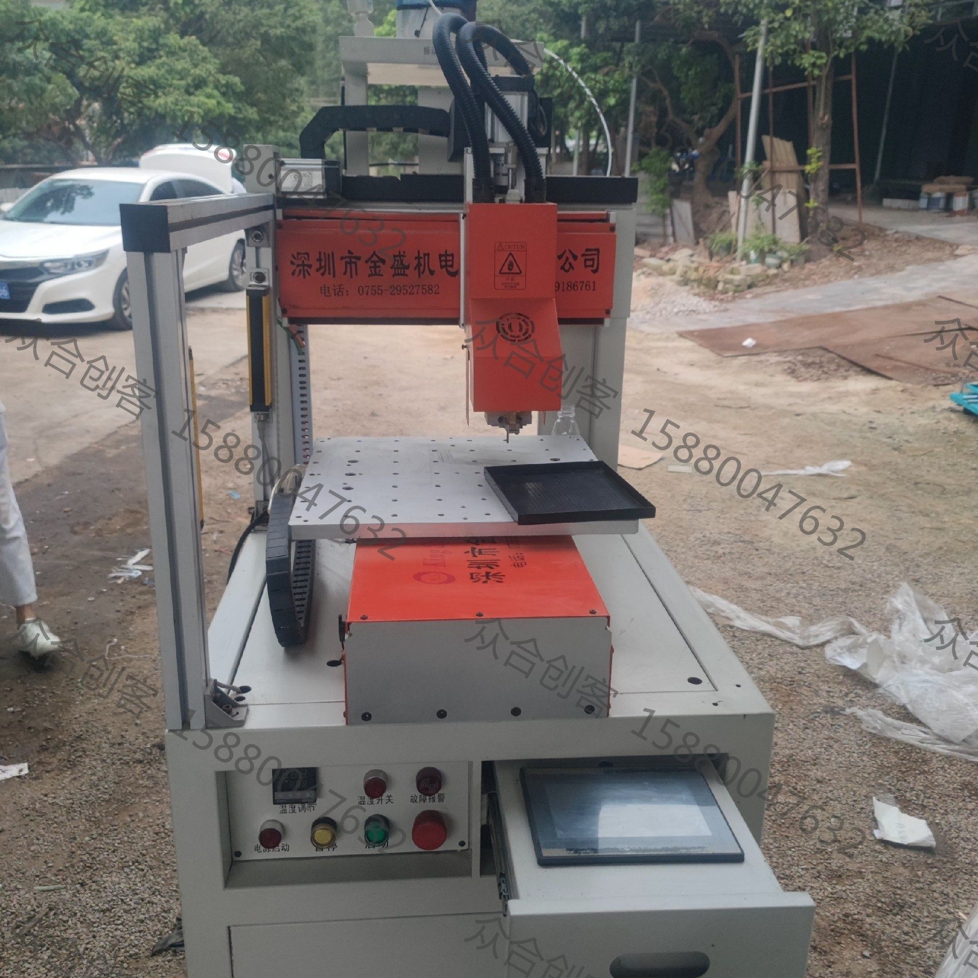 金盛全自动螺母植入机ks-532-1配套注塑机使用,配备松下