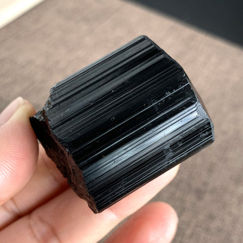 天然黑碧玺原石把玩三方晶体