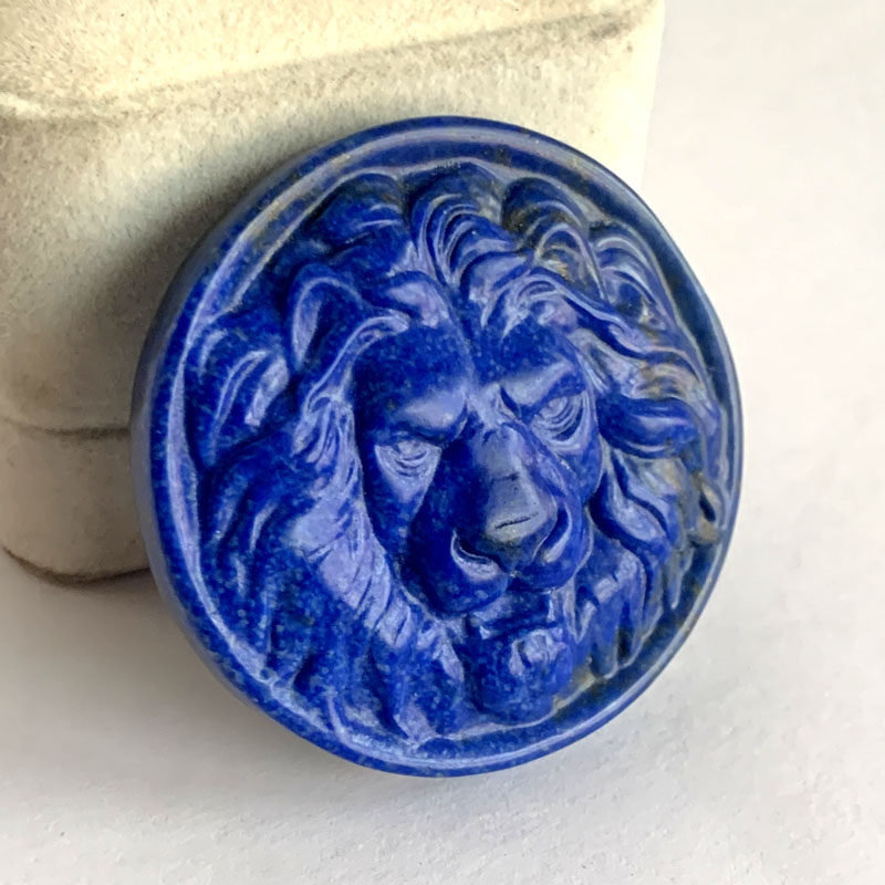 天然青金石圆牌雕刻狮子头吊坠