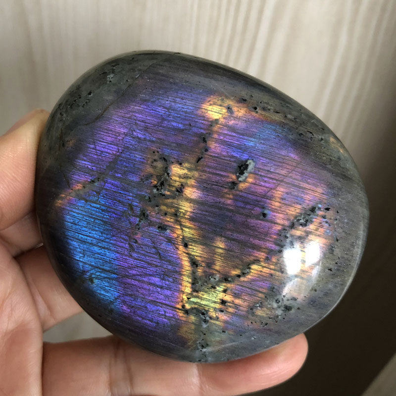 水玉冰魄天然紫拉长石把玩月光石紫光原石手把件摆件光感强奇石