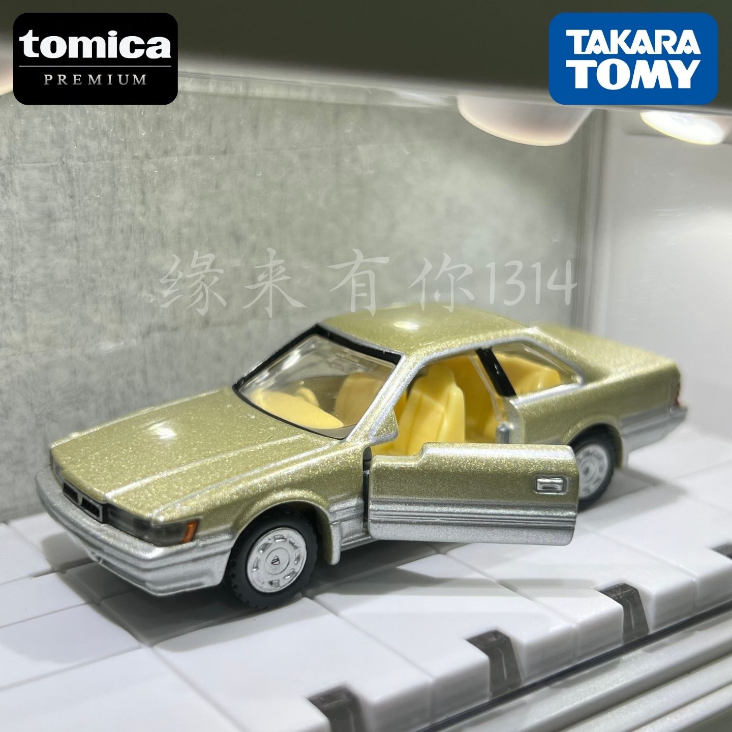 日本进口TMKARA多美卡黑盒旗舰版十周年 日产LEOPARD合金仿真模型