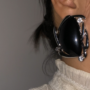 港风复古时尚个性小众独特贵气耳钉黑色夸张大冷淡老钱风耳环耳夹