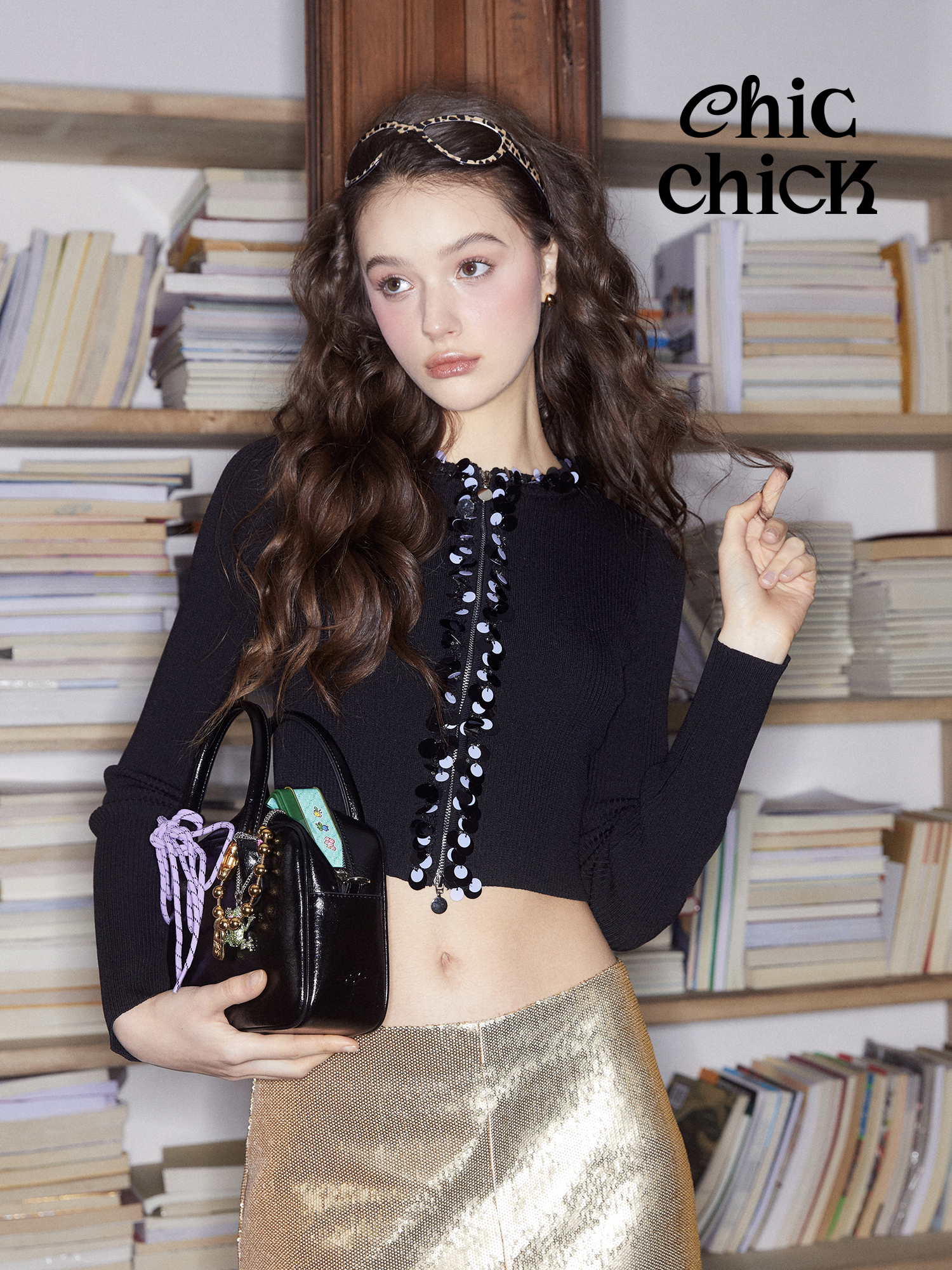 ChicChick时髦小鸡vol19黑白珠片装饰花边短款拉链长袖针织上衣