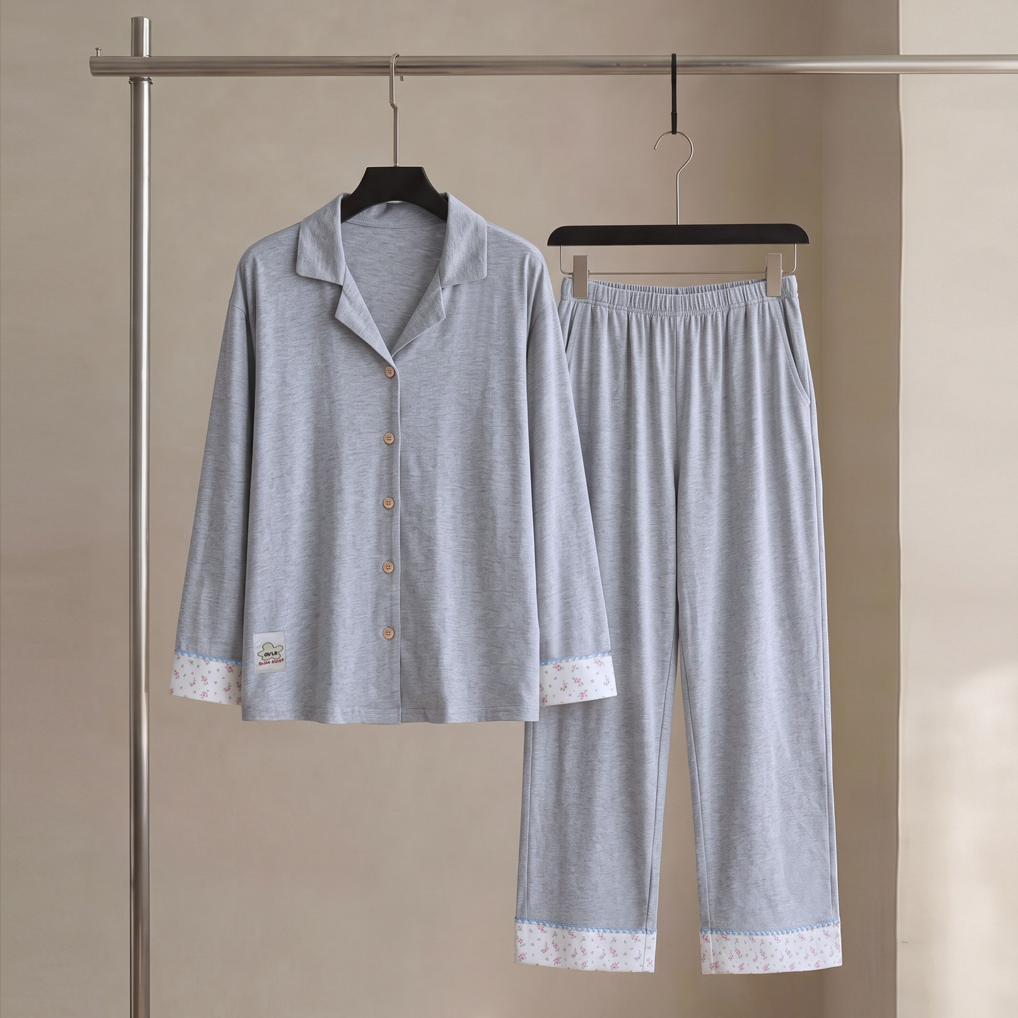 思莉睡衣女花灰色长袖春秋家居服