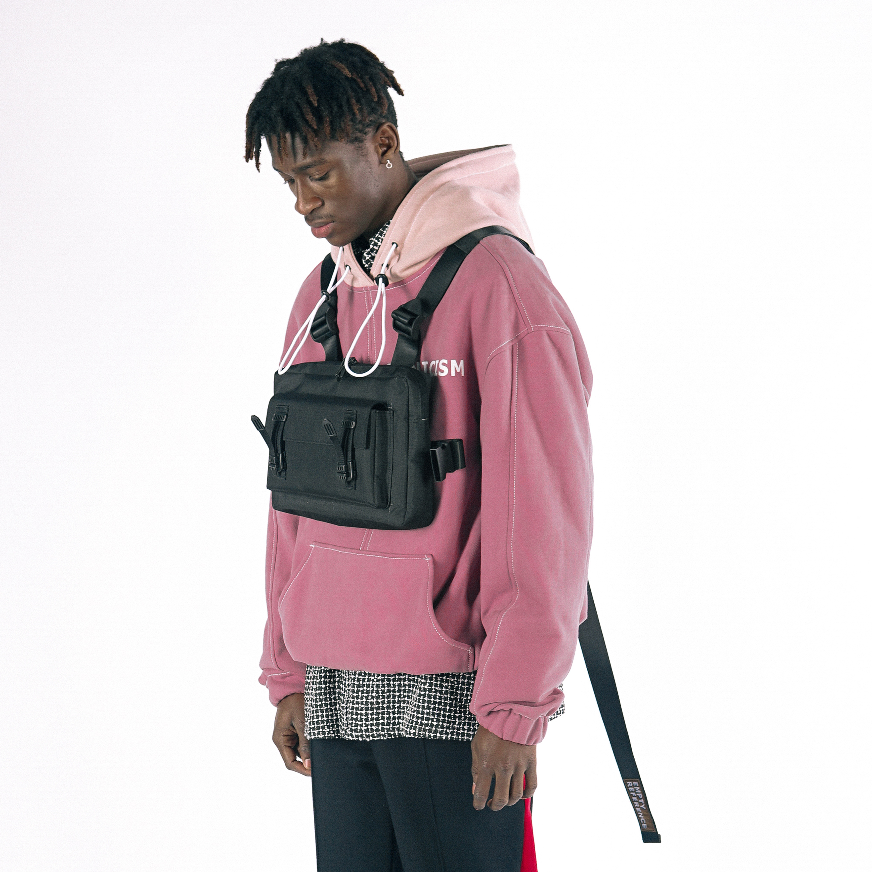 EMPTY REFERENCE CHEST RIG 黑色胸前挎包 多功能实用防水挂包男