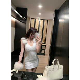 MSTO娇媚小雪狐  性感深V毛领连衣裙女 时尚party提花小礼服