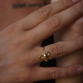 WEARRING小花朵戒指不对称立体花戒指设计师风金色镂空指环精致