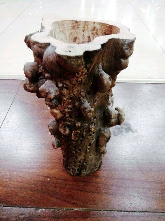 新疆胡杨木根雕笔筒工艺品
