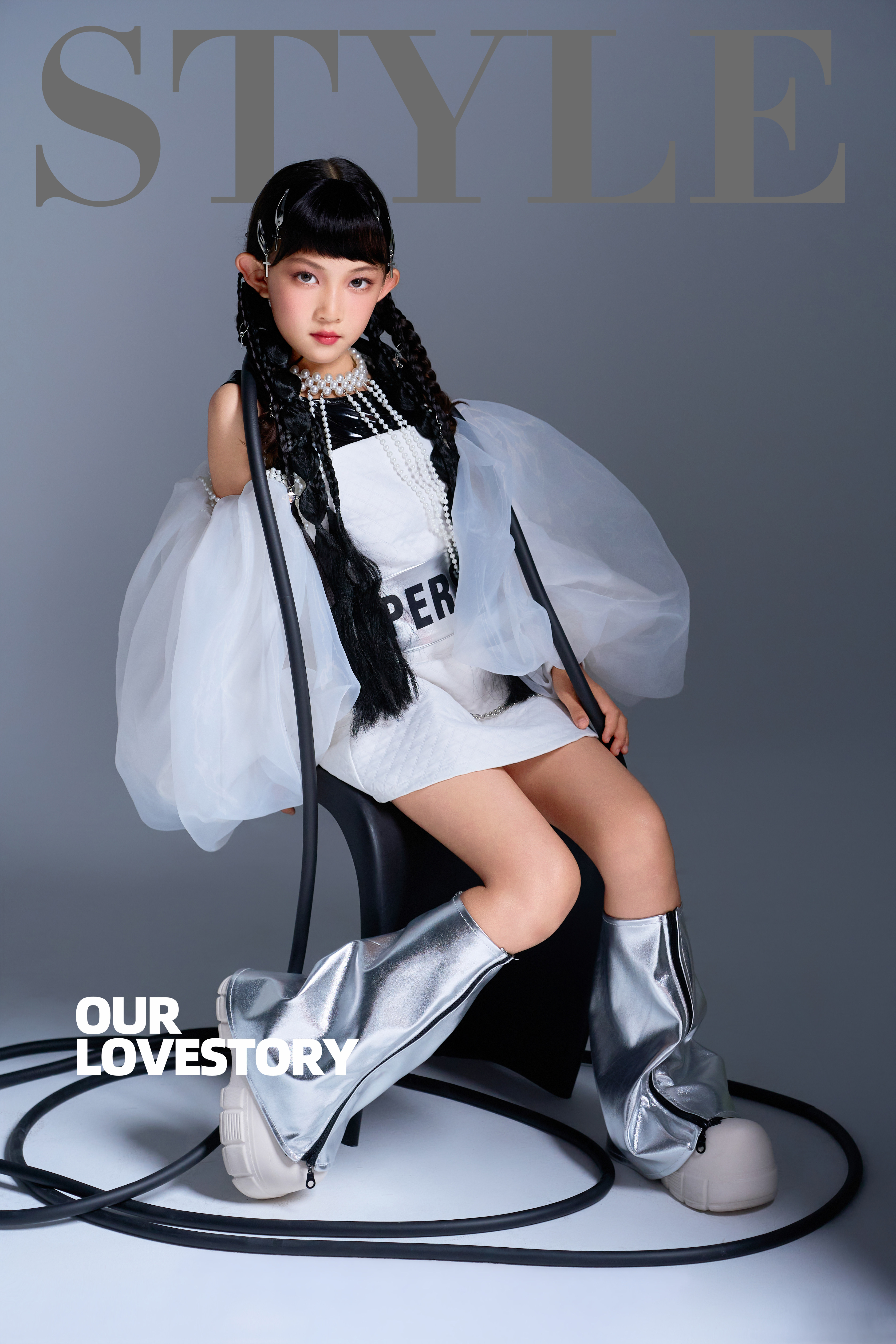 儿童摄影服装潮童T台走秀杂志风主题拍照衣服影楼写真照表演服