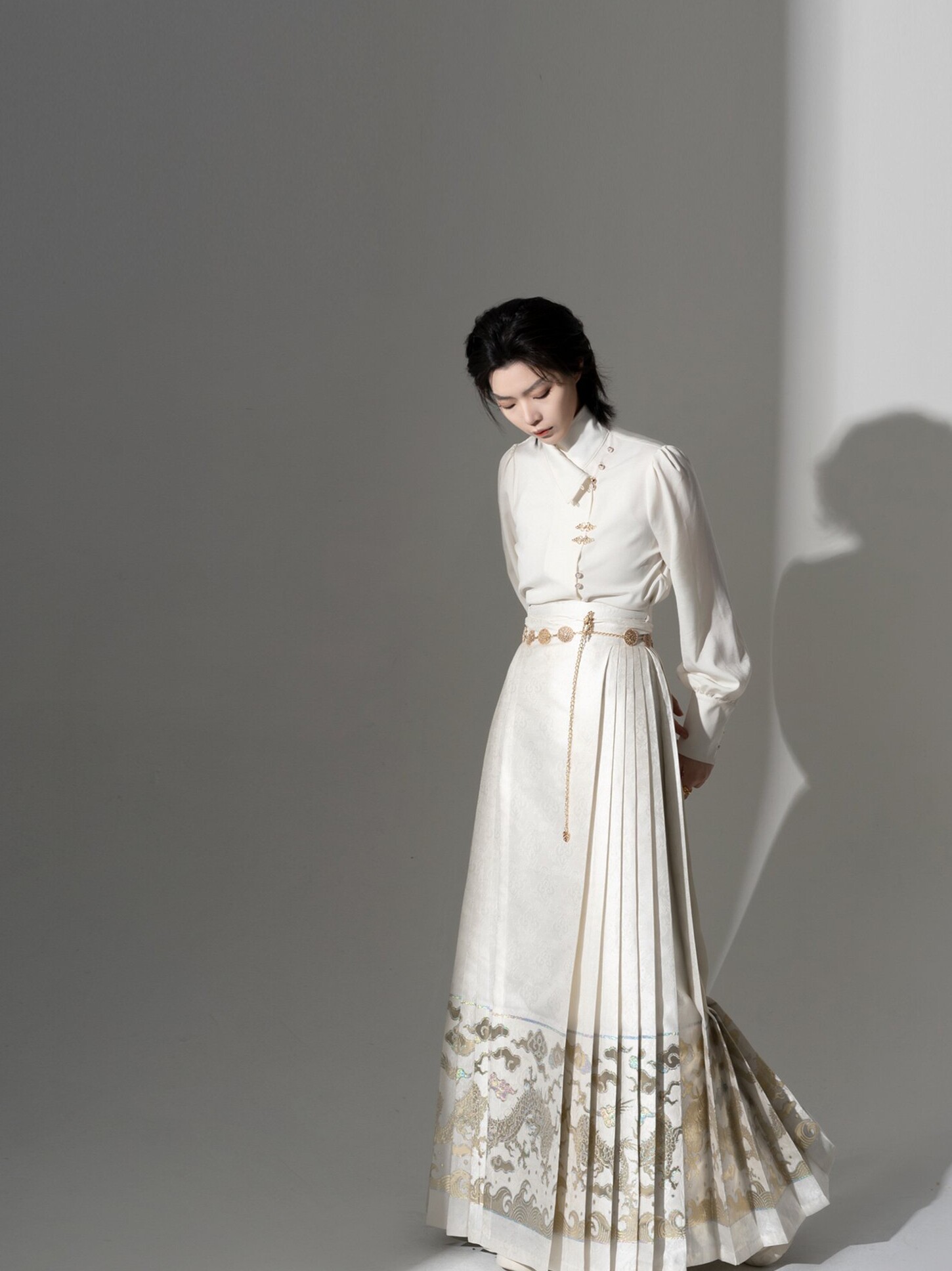 NANSHAN YUME 원래 TIANDI ANLONG 연도 남성과 여성의 금은 짠 검은 진주 색상 명나라 말 얼굴 치마 HANFU