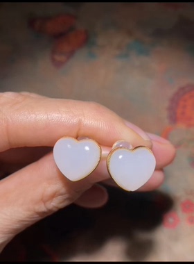 精品新疆和田玉籽料 心心相印耳钉 18k金镶嵌一级白细11.4*13*6mm