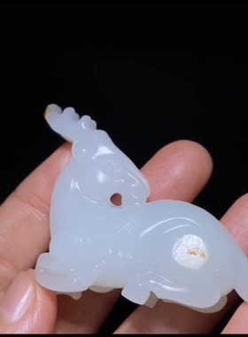 新疆和田玉籽料 一路如意 留原皮 白度一级 温润细腻56×44×18mm