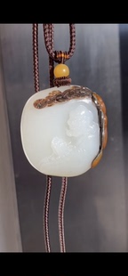 精品新疆和田玉籽料 一级白糯润细腻34×35.5×13mm 三色巧雕达摩