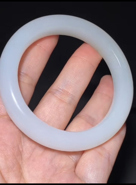 精品新疆和田玉籽料 手镯 一级白 油性和脂粉都非常到位 内径56mm