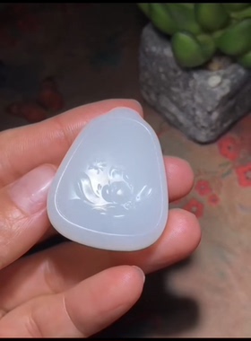 天然正品新疆和田玉籽料荷花蝶恋花一级白细40*32*13mm带证书复检