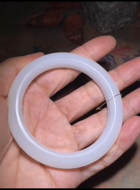 高品质新疆和田玉手镯 一级白油性细度好脂粉到位撒金皮 56mm圈口
