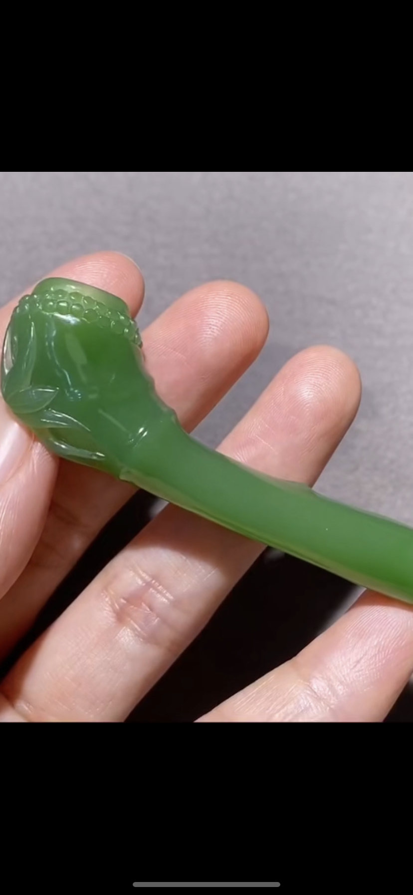 天然精品和田玉碧玉竹报平安 烟嘴菠菜阳绿 正品带证书二十年老店