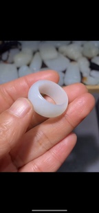 一级老熟超赞 戒指 玉种细度过灯18.5mm 宽版 精品新疆和田玉籽料