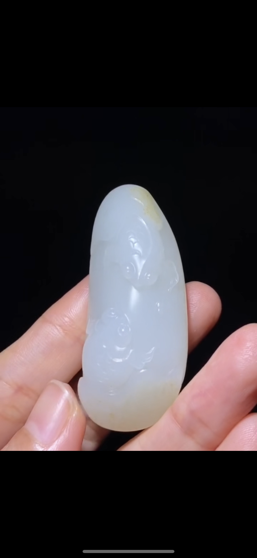 天然精品新疆和田玉籽料 连年有余 一级白 正品带证书二十年老店