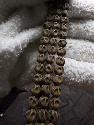 热振百香籽微切深坑红芽鬼脸5mm红油皮尸坨林柏香108文玩小尺寸