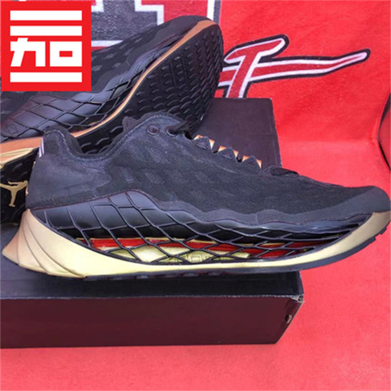 Nike大气垫跑步健身鞋