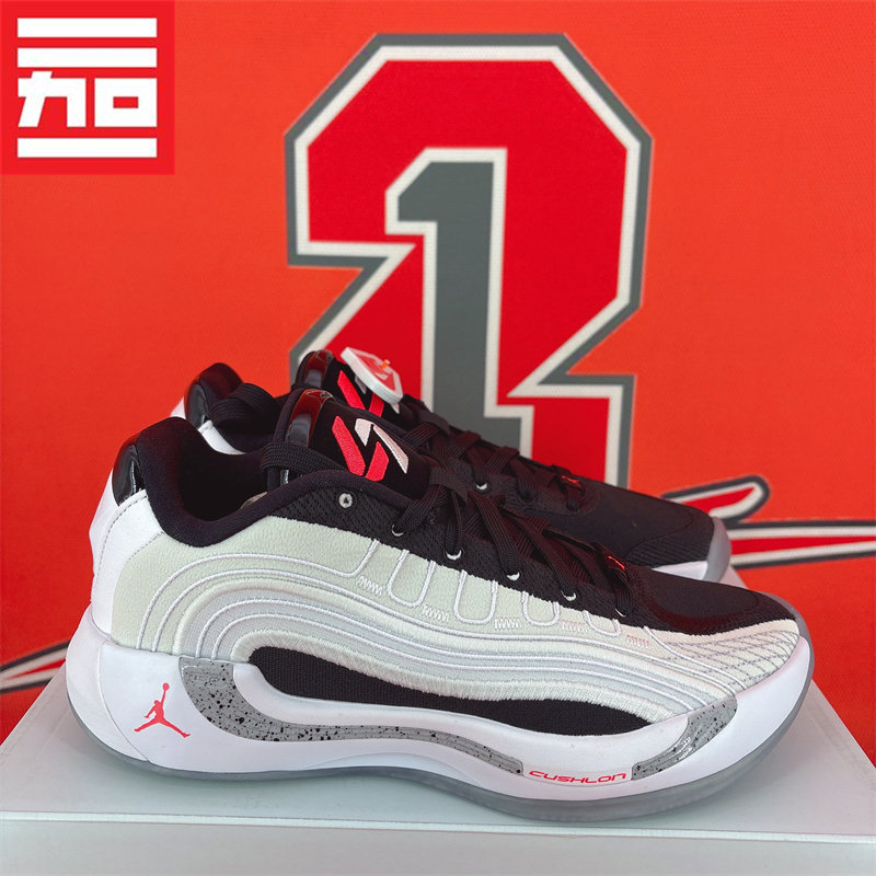 东契奇四代低帮实战篮球鞋