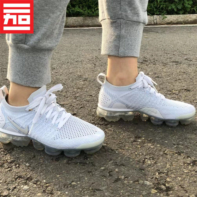 NIKE耐克气垫跑步运动鞋