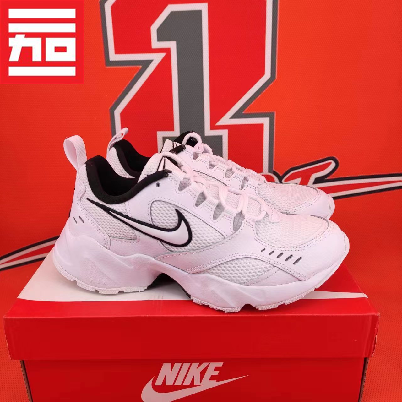 Nike耐克新款老爹跑步鞋图片