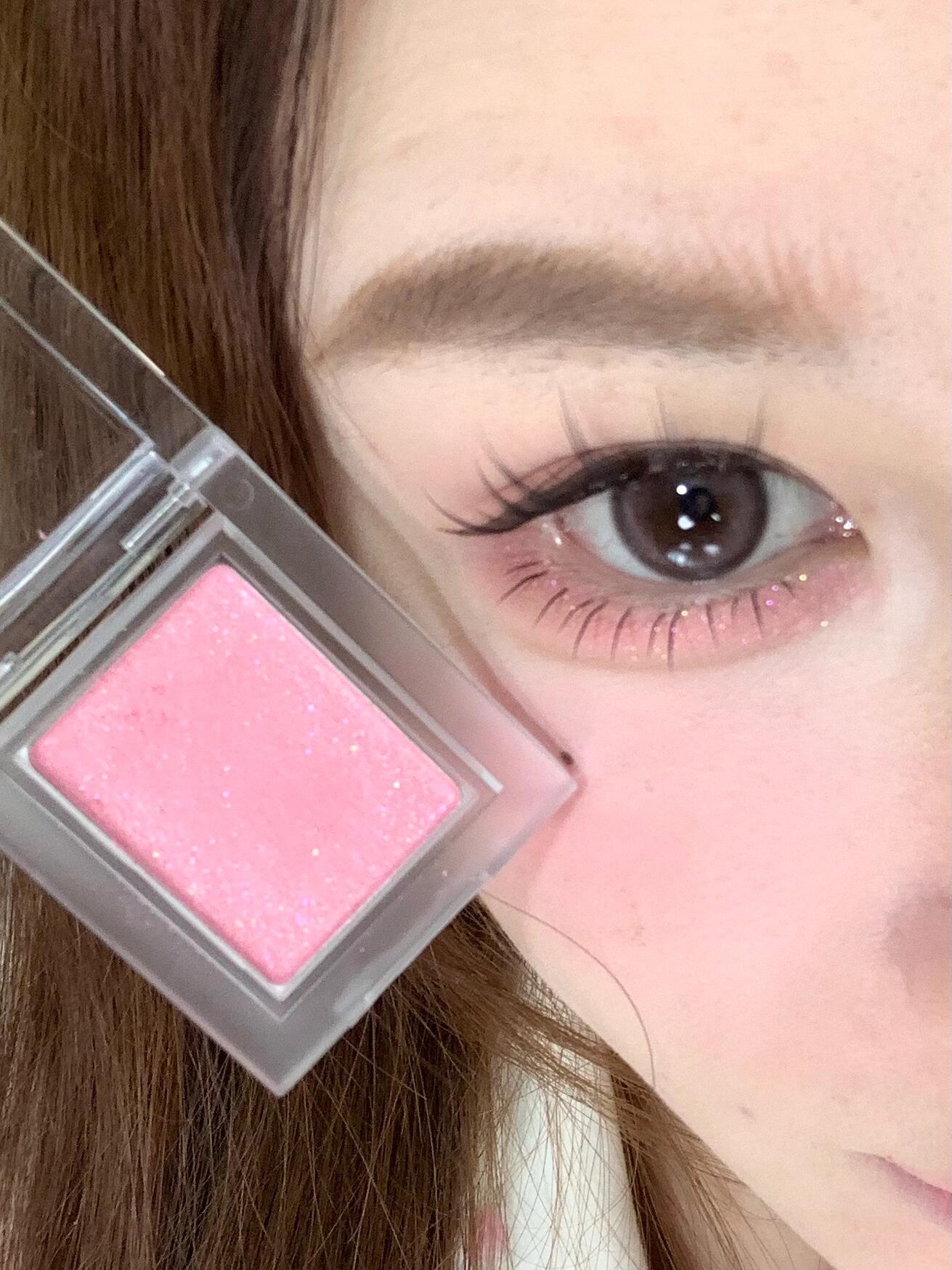 thumbnail for The D family is replaced! holika monochrome eyeshadow blush 42chew lying silkworm 02 pearlescent base charm beauty self-assembled plate