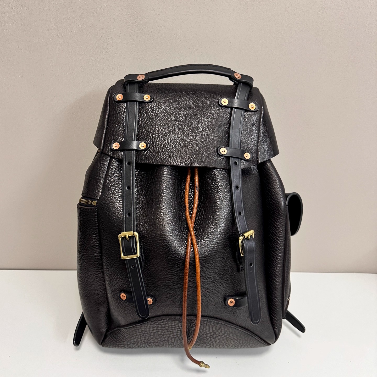 复古机车真皮大容量男士双肩包