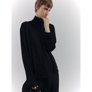 COLN有高领宽松打底你会懂得为何不争不抢却足以从容搭配你 衣橱