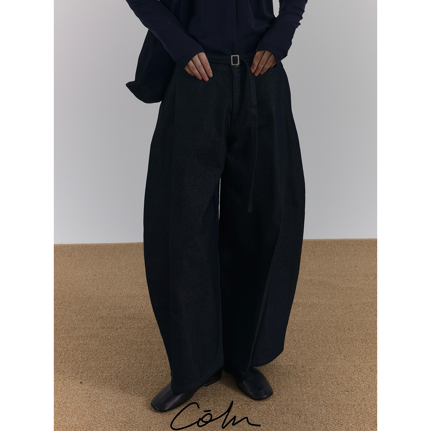 秋新宽松加绒弯刀版型牛仔裤