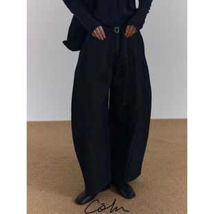 型线条 也不放弃版 新意 不过是既拥抱着暖意 COLN加绒弯刀牛仔裤