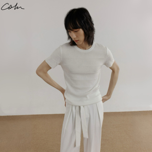 COLN纯色针织短袖 纹理隐秘起伏就算是素色也暗藏缤纷 T恤并不单调