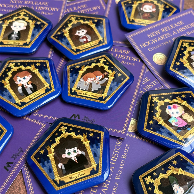 异形双闪吧唧马口铁徽章