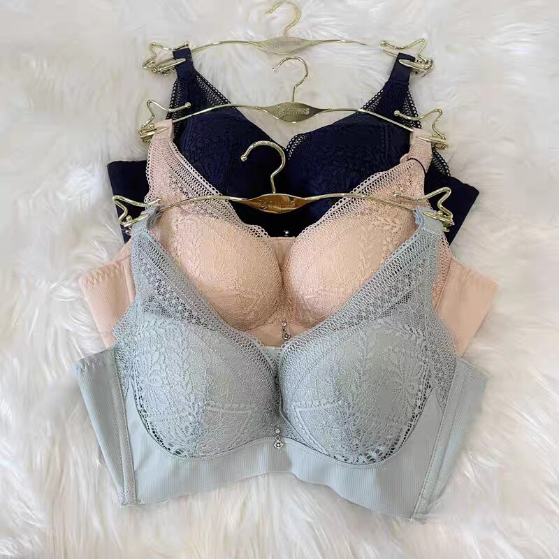 纤妍22年新款BW0542中杯夏款性感V型杯纯色蕾丝无痕后背舒适聚拢