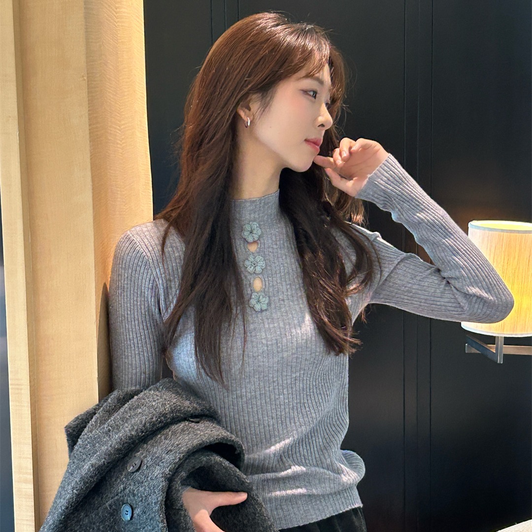 半高领立体花朵镂空针织内搭
