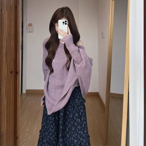 法式不规则紫色斜露肩宽松羊毛衣