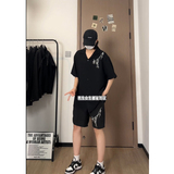 黑色