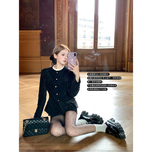 康鹏街31号黑色小香套装