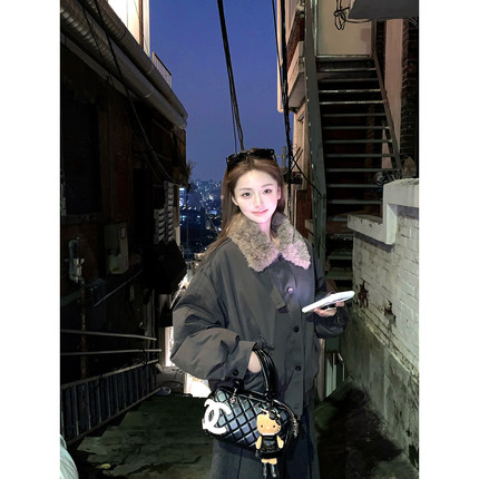 Ashy Snow曼城旧事 巴恩风毛毛翻领短款派克羽绒服羊羔毛拉链纽扣