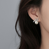 999银蝴蝶结珍珠耳钉轻奢2025新爆款 巷南 小众耳环高级女耳饰