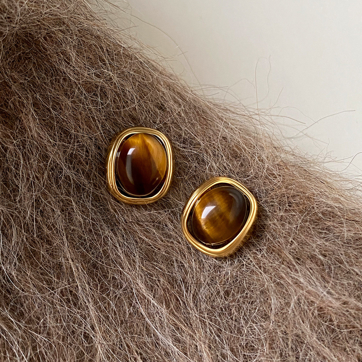 巷南999银虎眼石耳钉轻奢小众女