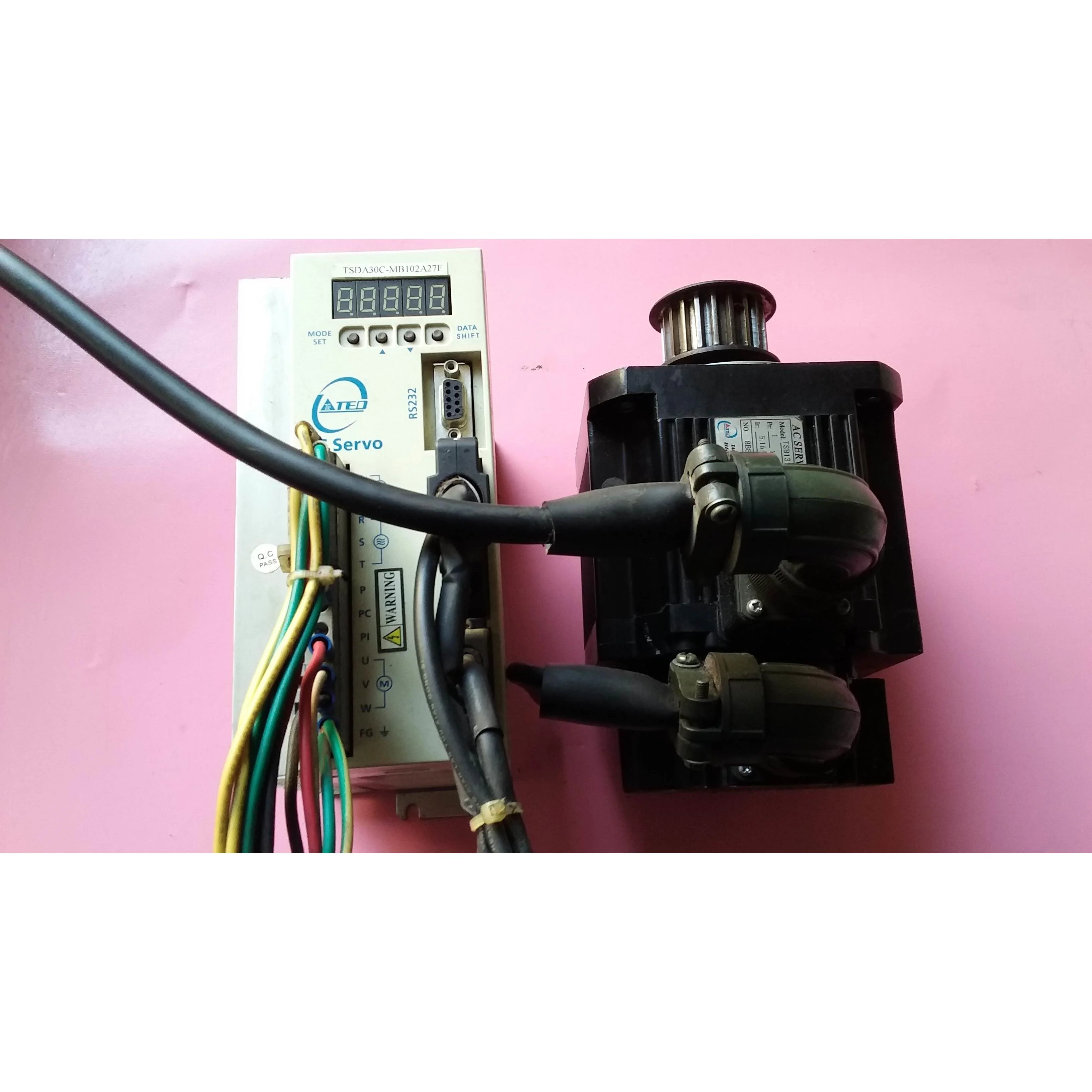 非实价议价议价浩 TSDA-30C+TSB13102B-3NFA-1伺服电机 一套 实物