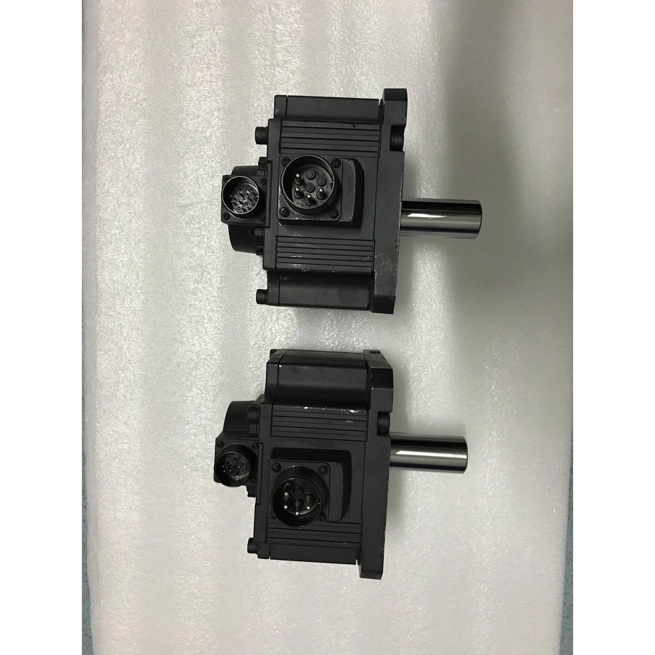 非实价议价议价伺服电机 HC-SFS202 HC-SFS202K 设备拆机货 成色