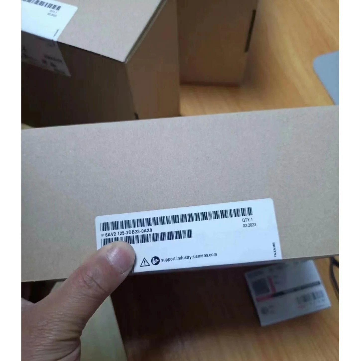 非实价议价议价6AV2125-2DB23-0AX0TFT第二代显示屏 6AV21252DB23