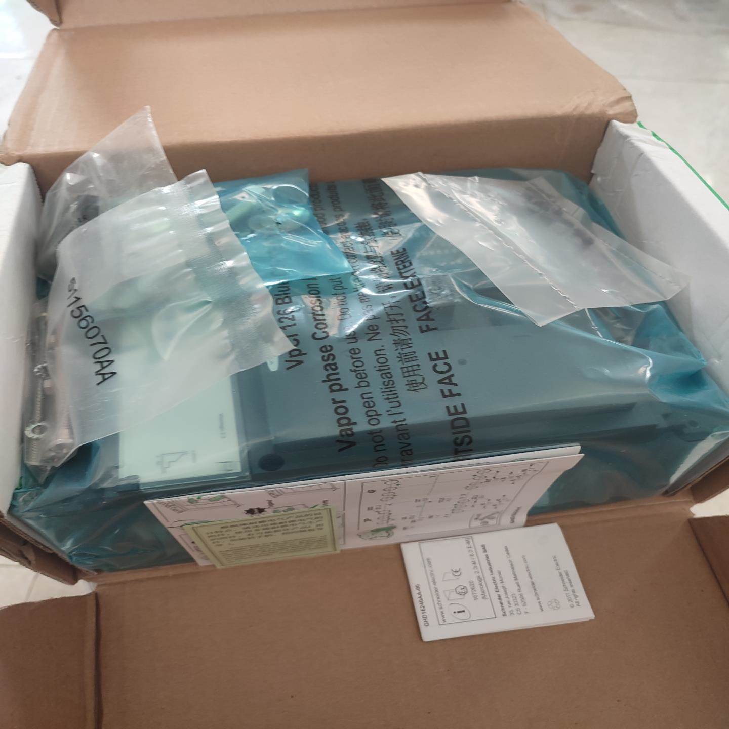 非实价议价议价捷诚：施耐德LV432708塑壳断路器NSX400N 4P250A询